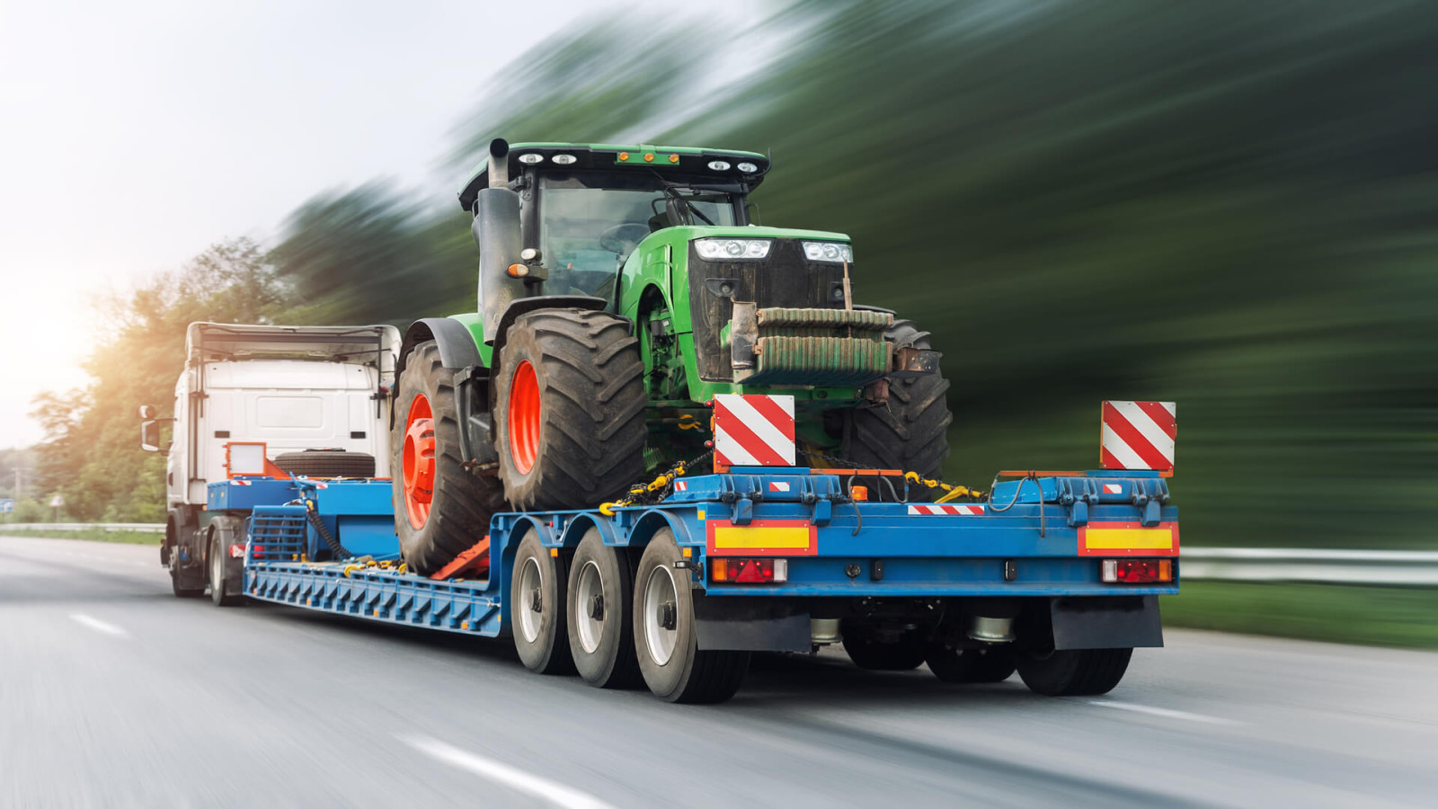 Transport maszyn rolniczych: Najlepsze praktyki i porady